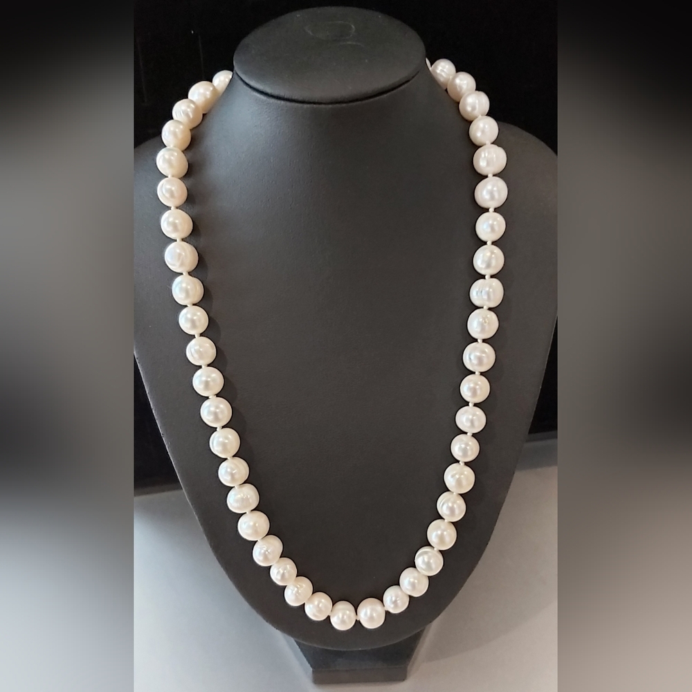 18" Semi-Baroque Circled Pearl Necklace 9mm - 10mm